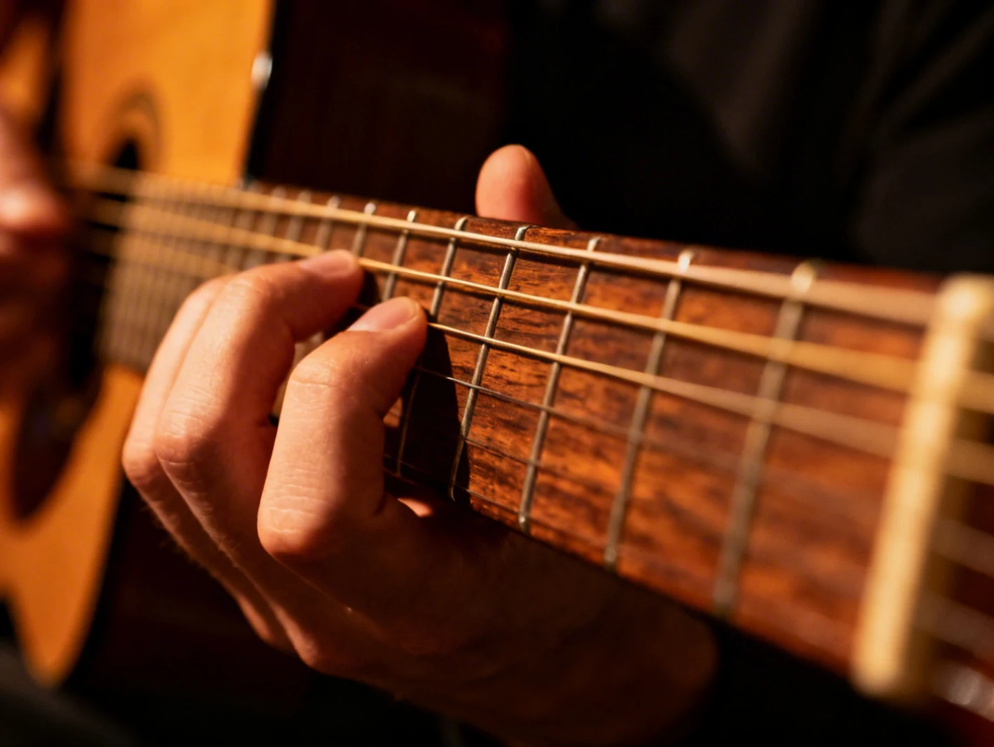 5 exercices essentiels pour la main gauche à la guitare ténor